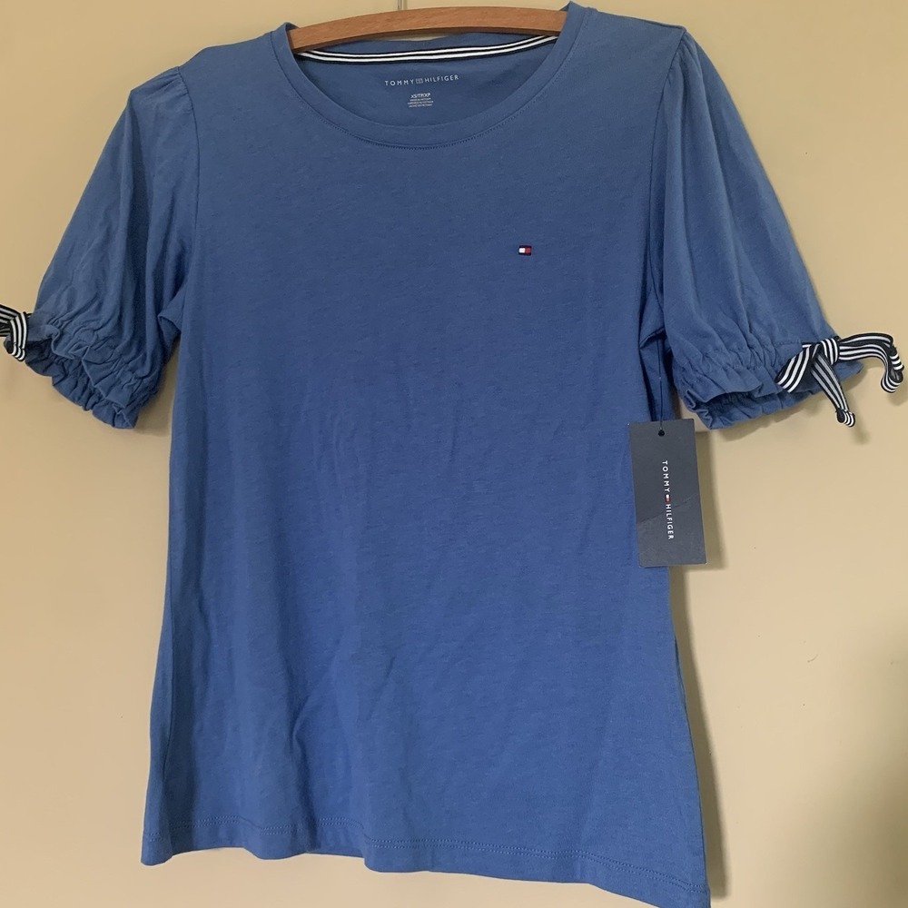 TOMMY HILFIGER WOMENS T SHIRT SIZE XS With bishop sleeve 60% Cotton‎ & 40% Modal
